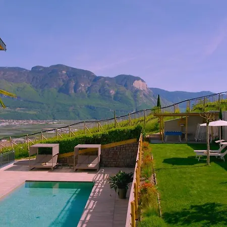 Vineus Tramin Hotel 4*