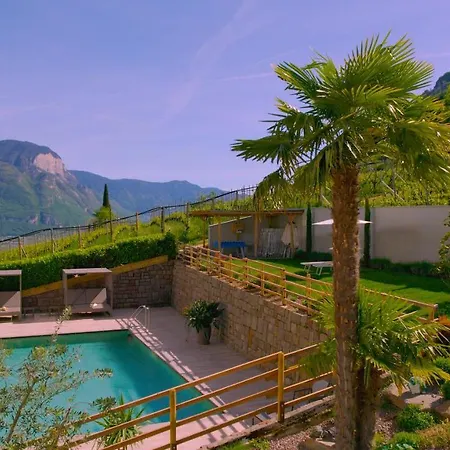 Hotel Vineus Tramin 4*